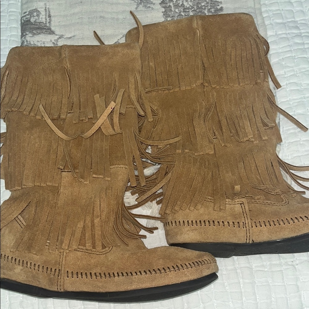 Minnetonka Tan Fringe Moccasins boots